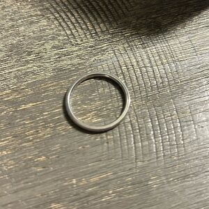 Simple Classic Stainless Gold OR Silver
Band